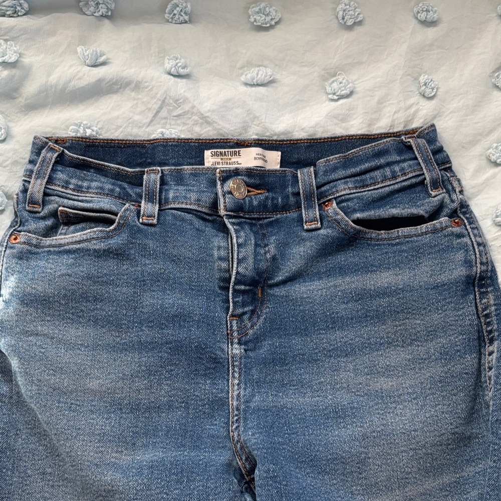 Signature Women's Light Blue High Rise Jeans